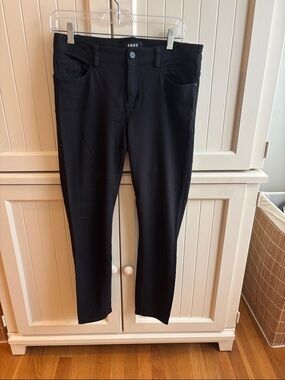 DKNY Black Slim Stretch Pants/ Jegging